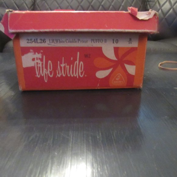 TOTALLY VINTAGE! Silver Clubbing Sandals from the 70's! IN ORIGINAL BOX! ~ Sz 10 - Picture 11 of 11